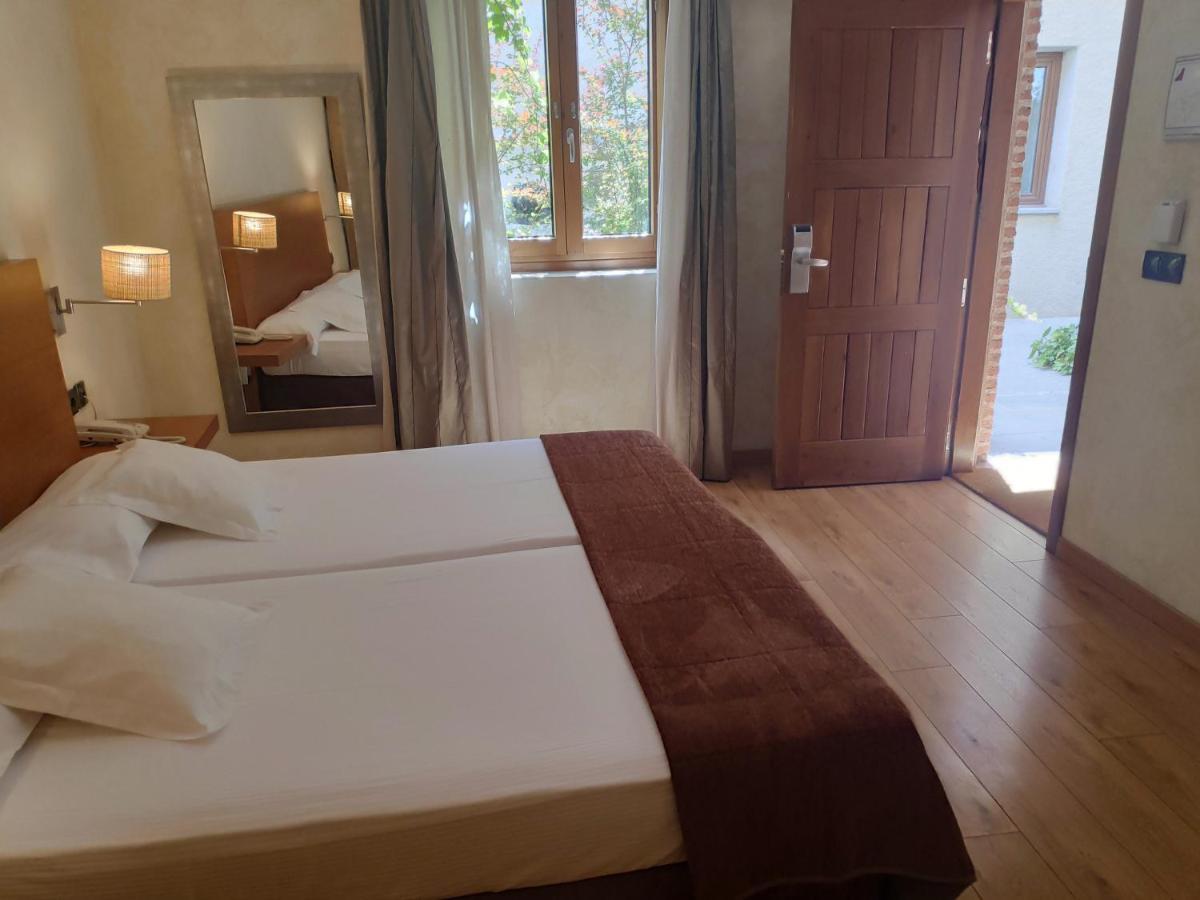 Hotel Las Leyendas อาบีลา ภายนอก รูปภาพ