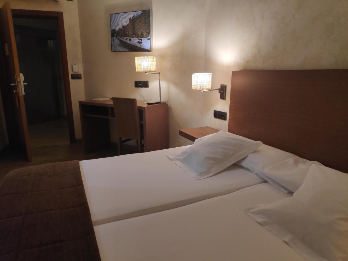 Hotel Las Leyendas อาบีลา ภายนอก รูปภาพ