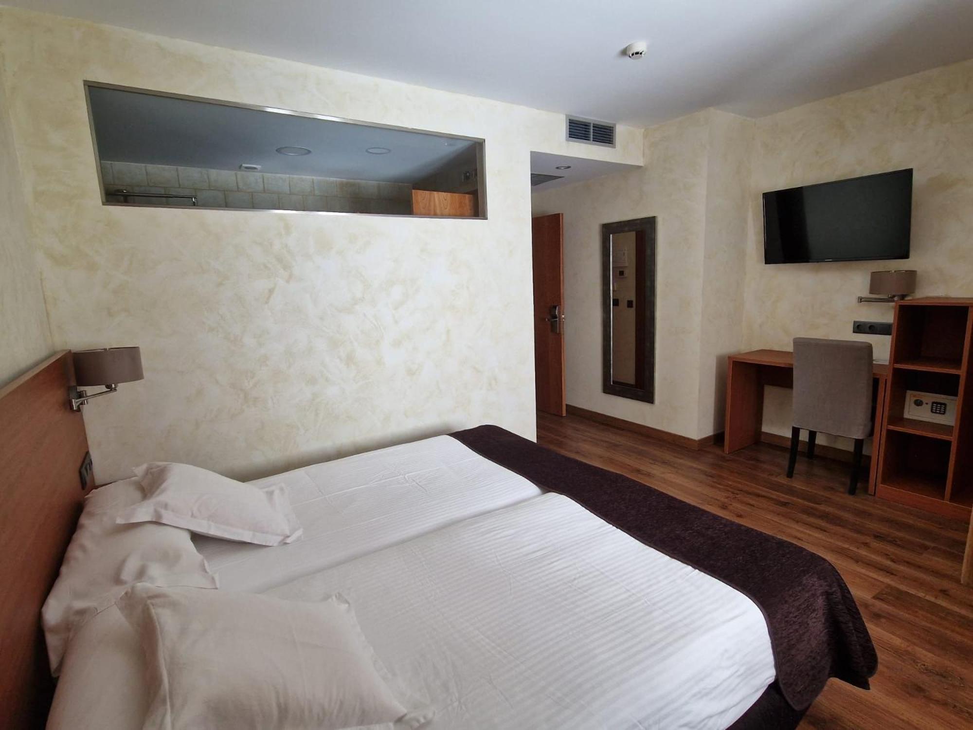 Hotel Las Leyendas อาบีลา ภายนอก รูปภาพ